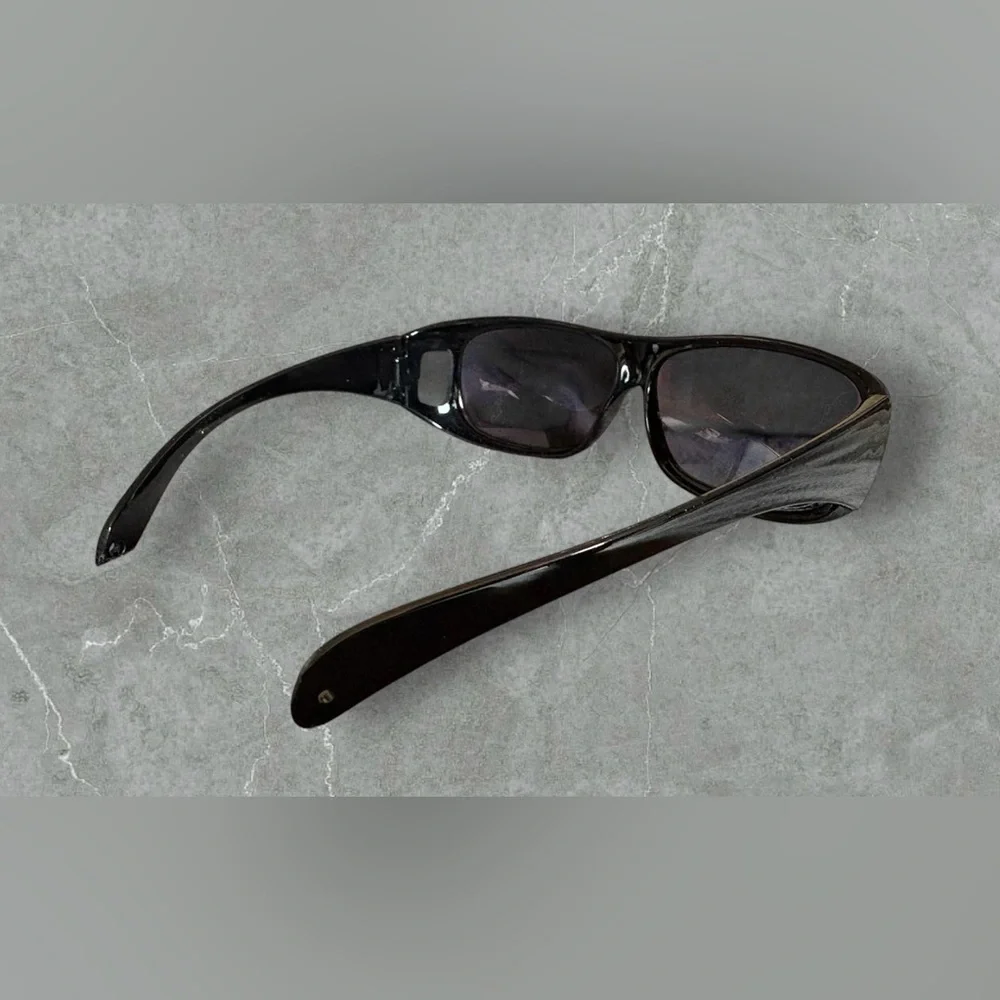 Black Sunglasses with Blingy Case